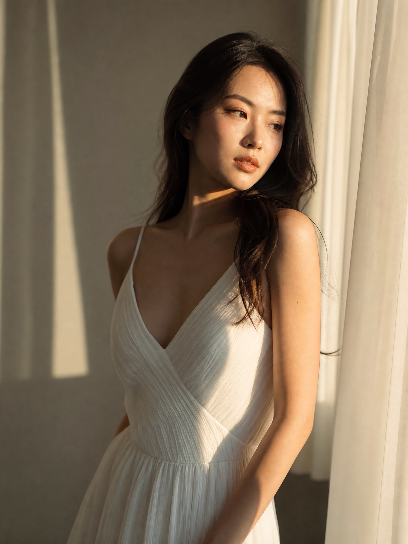 无限臀山金色黄昏下的白裙少女高清图集